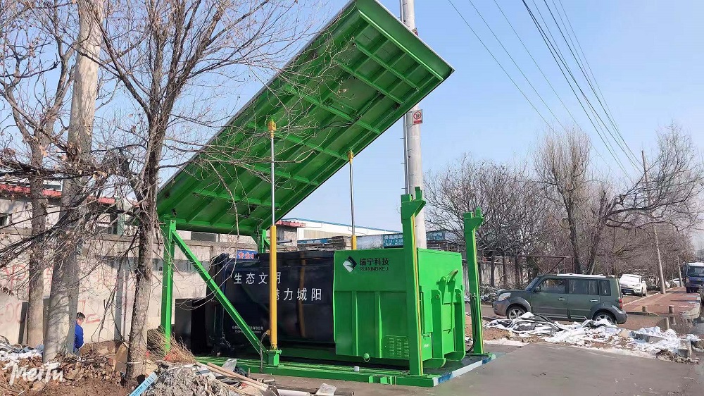 The Impact of Weather on the Lifespan of a Waste Compactor