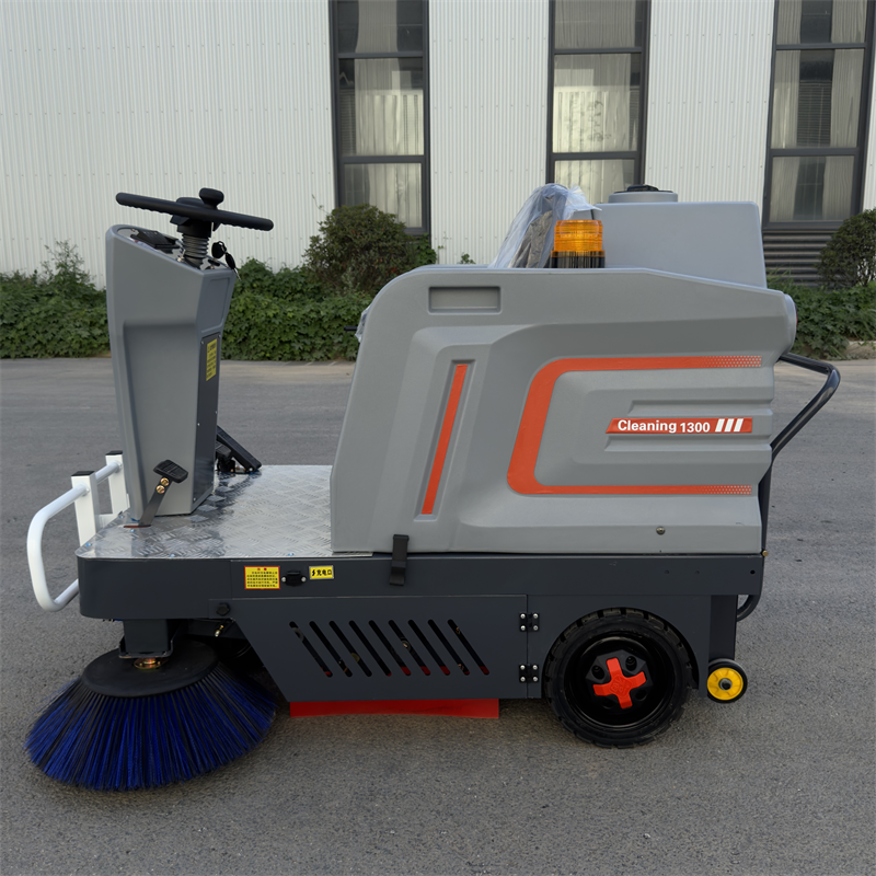 3 Wheel Road Sweeper