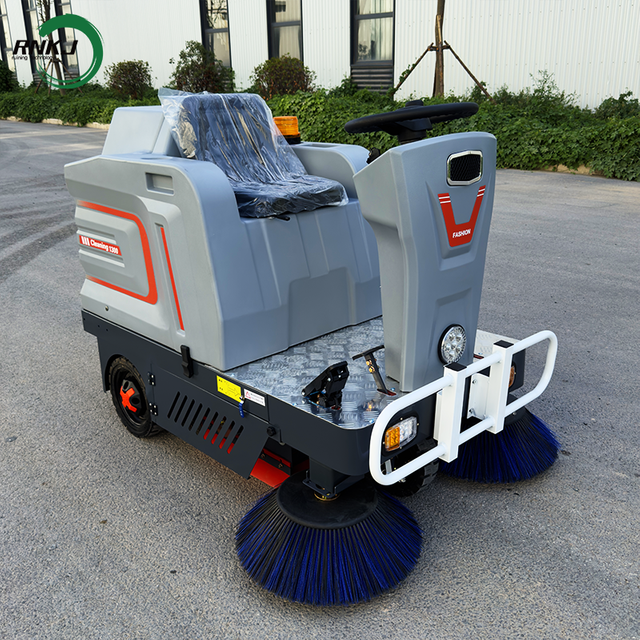 3 Wheel Road Sweeper