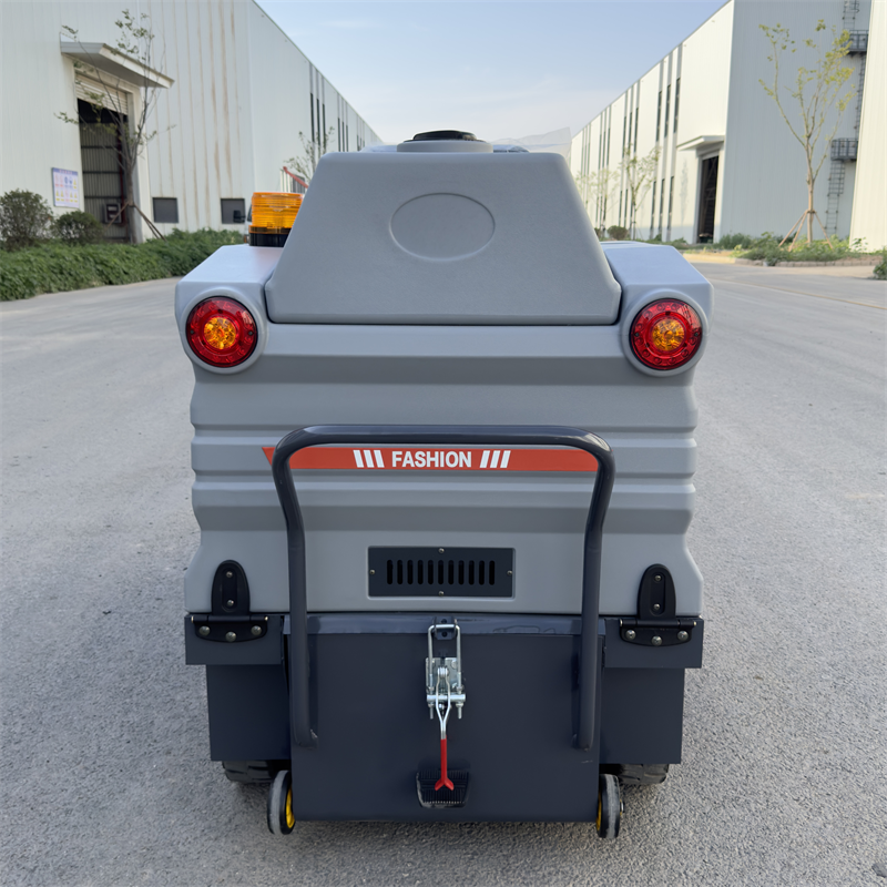 3 Wheel Road Sweeper
