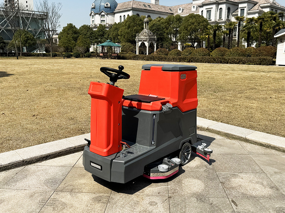 Floor Scrubber Machine